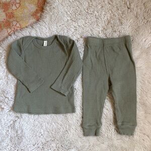 Quincy Mae Kids Pajama Set in Sage